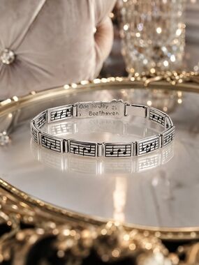 Vintage Silver 'Ode to Joy' Beethoven Music Note Bracelet